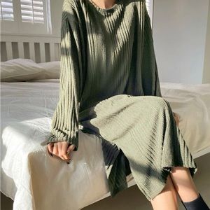 NWT 🆕 Solid Green Drop Shoulder Tee Dress